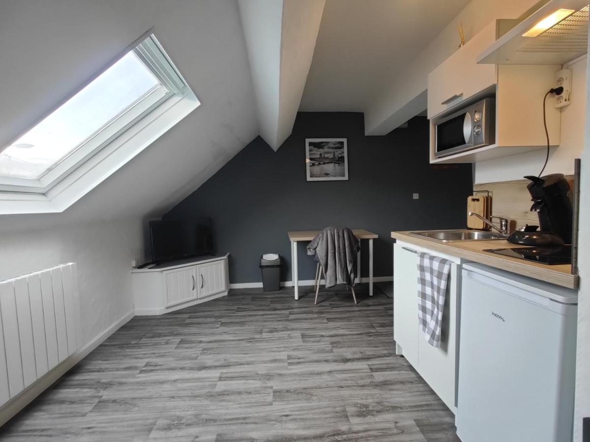 Studio "Sous Les Toits", Proche Hyper Centre Et Commerces ! Valenciennes Exterior photo