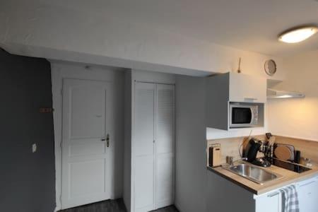 Studio "Sous Les Toits", Proche Hyper Centre Et Commerces ! Valenciennes Exterior photo